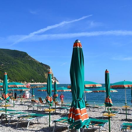 Апартаменты Via Pesaro A/C Марчелли Экстерьер фото