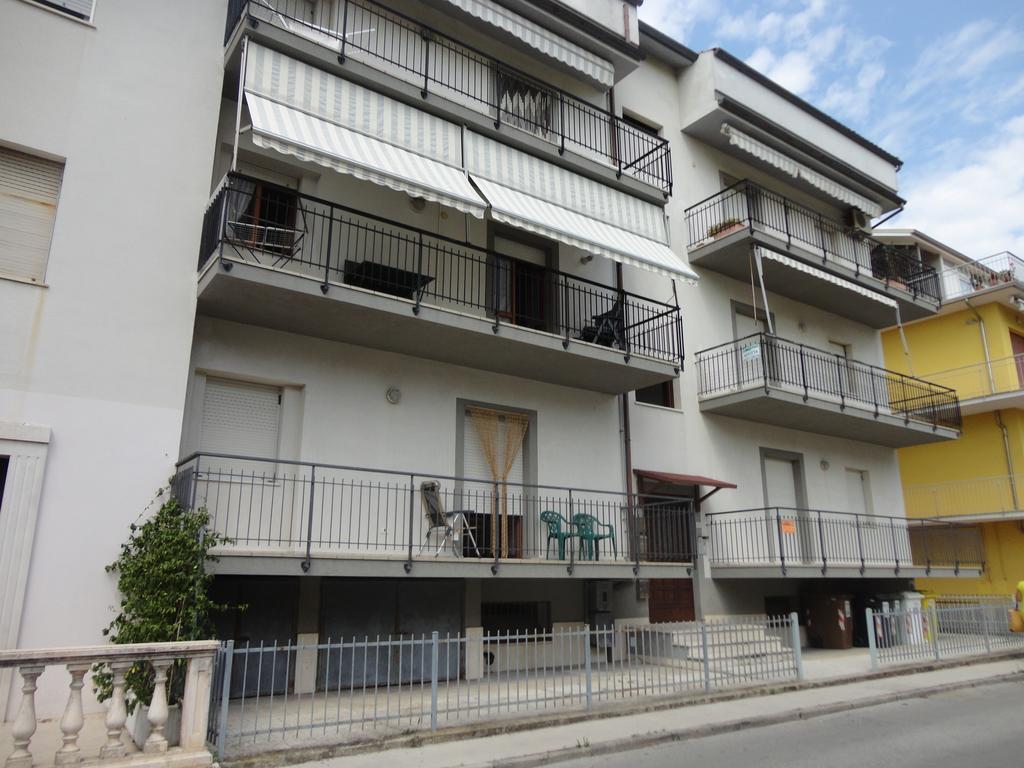 Апартаменты Via Pesaro A/C Марчелли Экстерьер фото